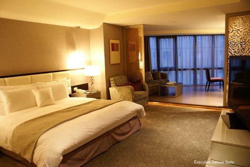 Monarch Skyline Hotel Luzhu Екстер'єр фото