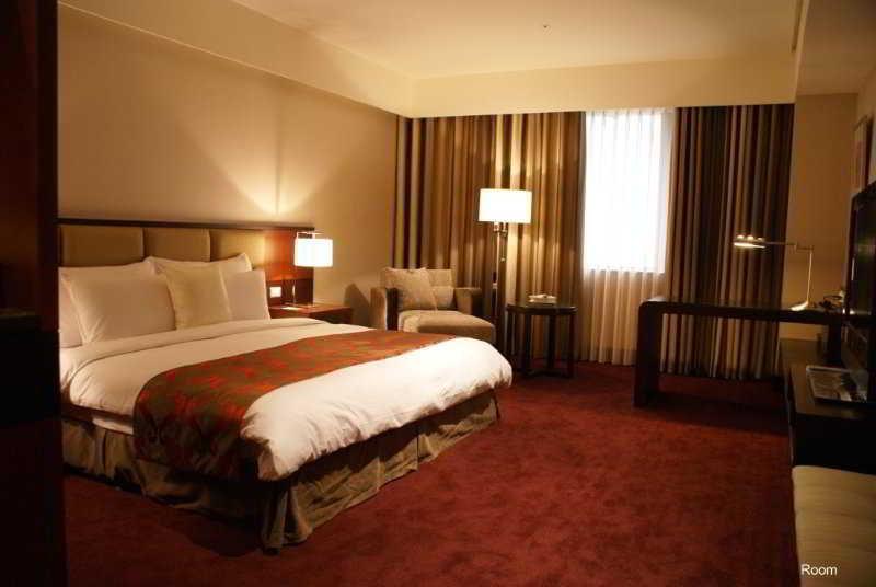 Monarch Skyline Hotel Luzhu Екстер'єр фото