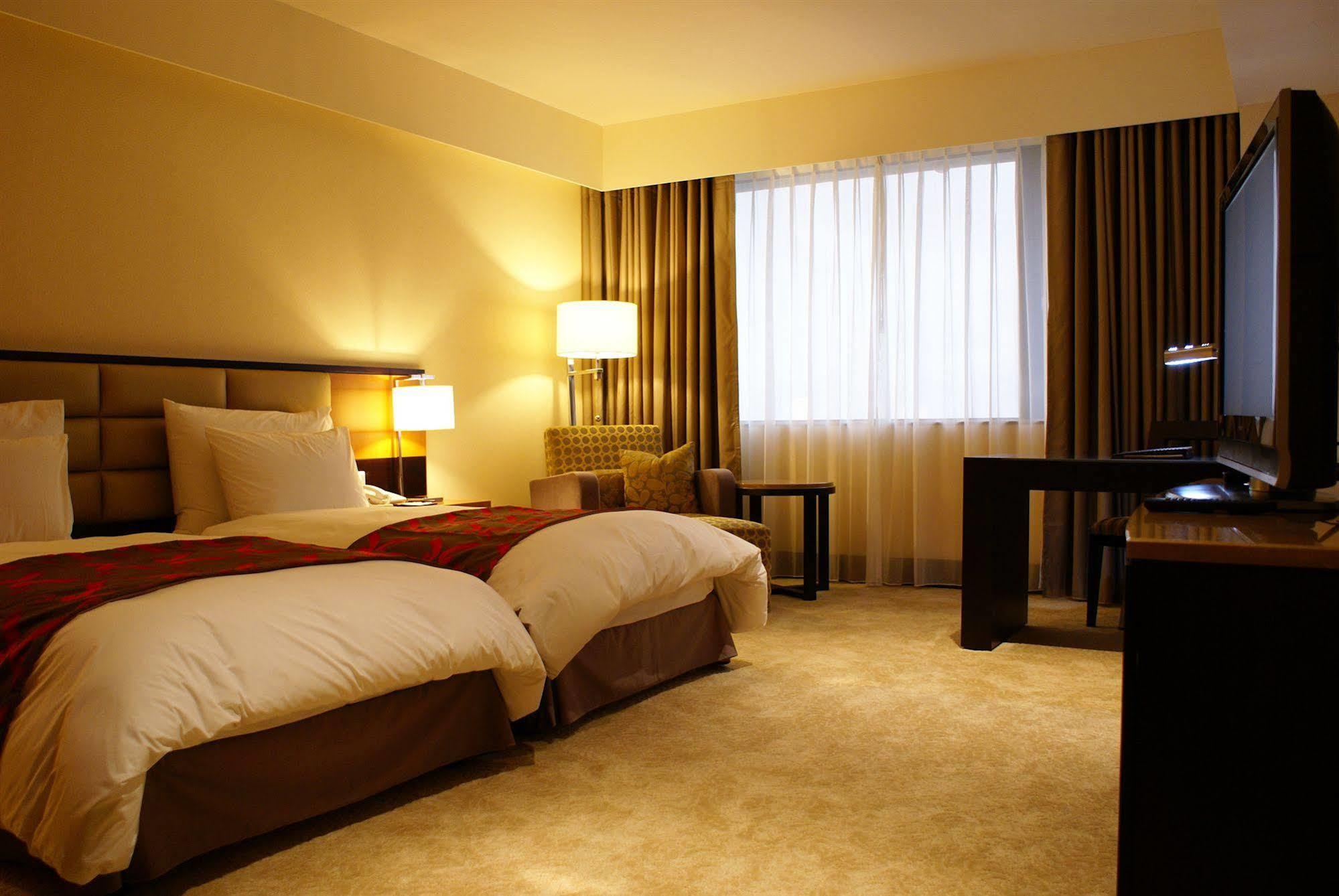 Monarch Skyline Hotel Luzhu Екстер'єр фото