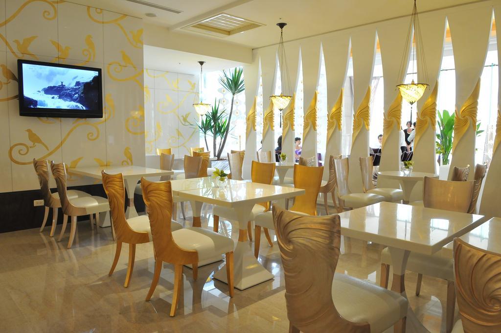 Monarch Skyline Hotel Luzhu Екстер'єр фото